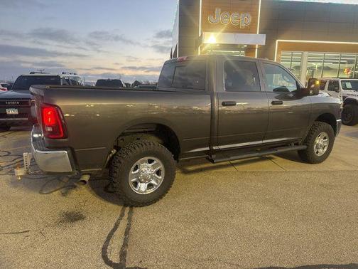 2025 RAM 2500 Tradesman Crew Cab 4x4 6'4' Box