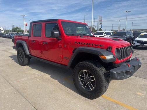 Firecracker Red Clearcoat 2024 Jeep Gladiator Mojave