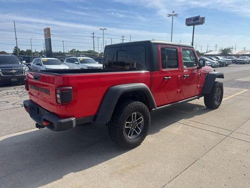 Firecracker Red Clearcoat 2024 Jeep Gladiator Mojave