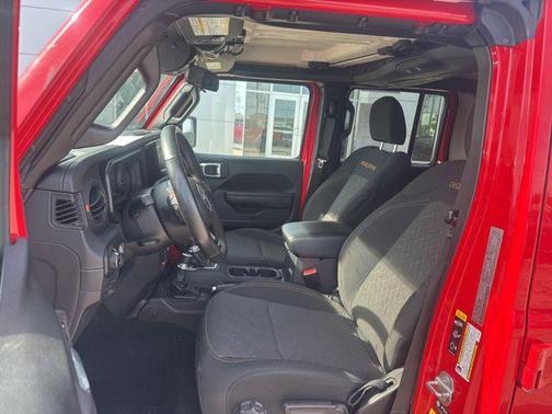 Firecracker Red Clearcoat 2024 Jeep Gladiator Mojave