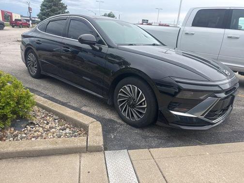 Onyx Black 2024 Hyundai SONATA Hybrid Limited