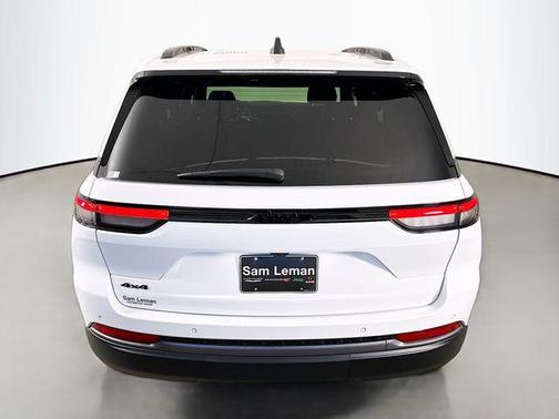 2026 Jeep Grand Cherokee Altitude