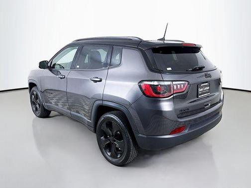 Granite Crystal Metallic Clearcoat 2019 Jeep Compass Latitude