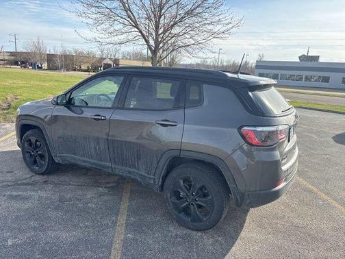 Granite Crystal Metallic Clearcoat 2019 Jeep Compass Latitude