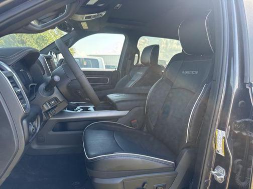 2025 RAM 2500 Laramie Crew Cab 4x4 6'4' Box