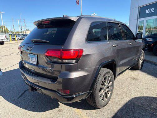 Granite Crystal Metallic Clearcoat 2016 Jeep Grand Cherokee Limited
