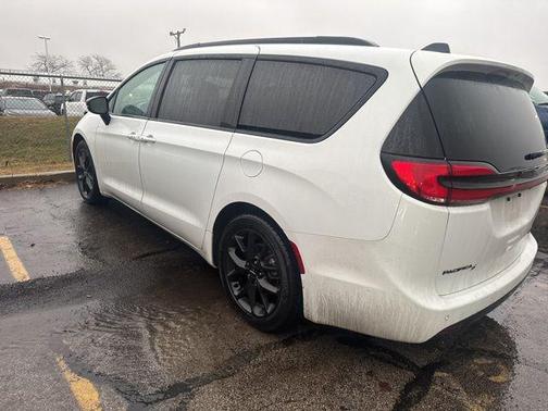 2025 Chrysler Pacifica Limited