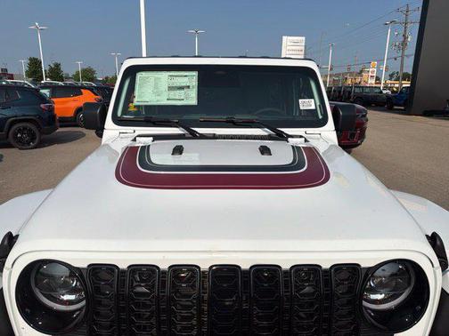 Bright White Clearcoat 2026 Jeep Wrangler Willys