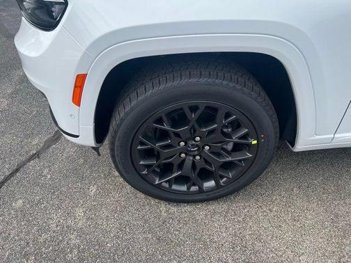 2025 Jeep Grand Cherokee L Summit