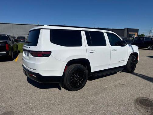 Bright White Clearcoat 2023 Jeep Wagoneer Series II Carbide 4x4