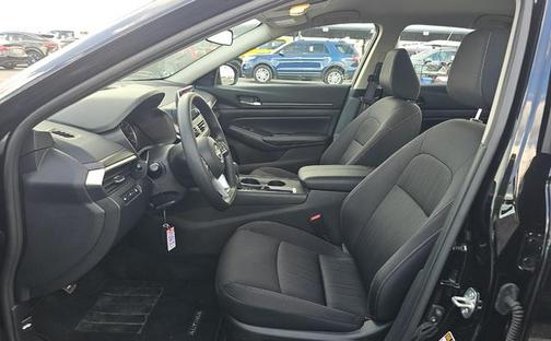 Super Black Clearcoat 2025 Nissan Altima 2.5 SV