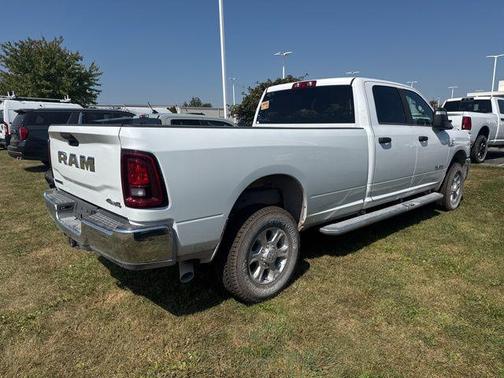 2025 RAM 2500 Big Horn Crew Cab 4x4 8' Box