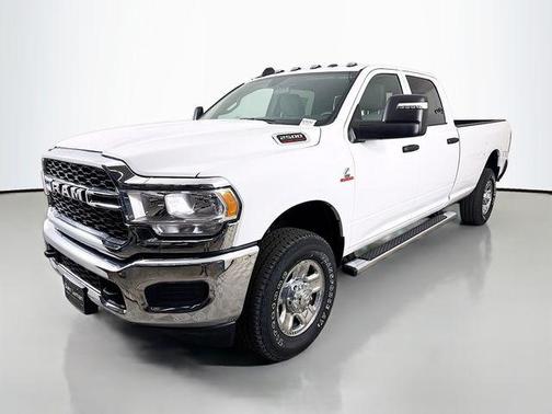 2024 RAM 2500 Tradesman Crew Cab 4x4 8' Box