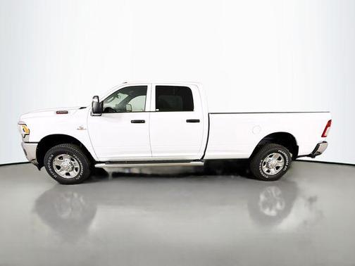2024 RAM 2500 Tradesman Crew Cab 4x4 8' Box