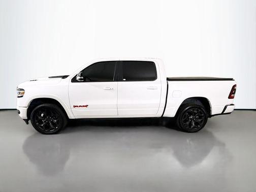 Ivory White Tri-Coat Pearlcoat 2022 RAM 1500 Limited