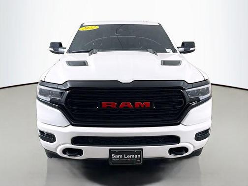 Ivory White Tri-Coat Pearlcoat 2022 RAM 1500 Limited