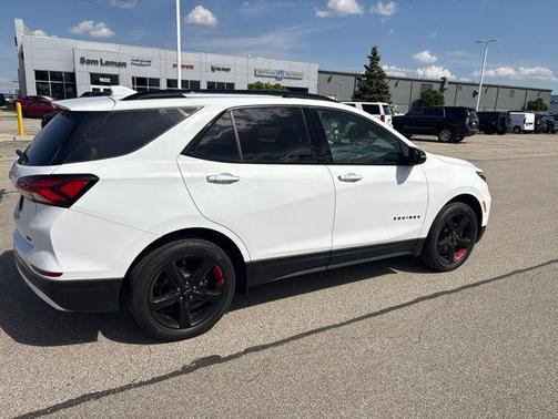 Iridescent Pearl Tricoat 2022 Chevrolet Equinox Premier w/1LZ