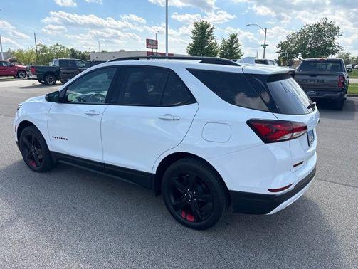 Iridescent Pearl Tricoat 2022 Chevrolet Equinox Premier w/1LZ