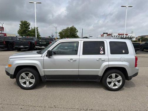 Bright Silver Metallic Clearcoat 2014 Jeep Patriot Limited