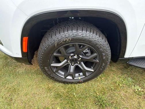 Bright White Clearcoat 2026 Jeep Grand Wagoneer Upland 4x4