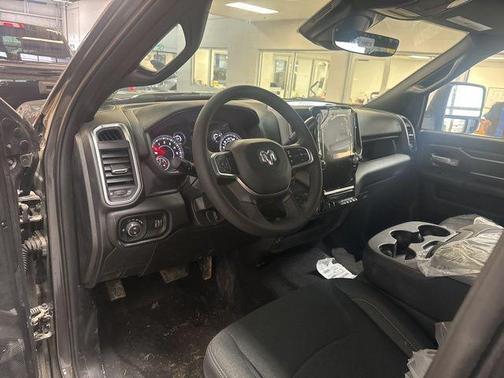 2025 RAM 2500 Big Horn Crew Cab 4x4 6'4' Box