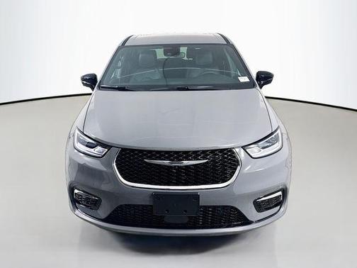 2025 Chrysler Pacifica L