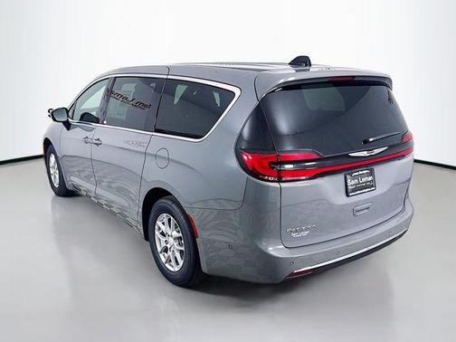 2025 Chrysler Pacifica L