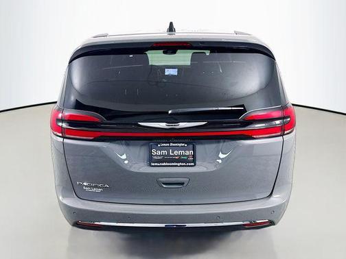 2025 Chrysler Pacifica L