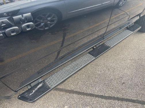 2018 RAM 1500 Night Crew Cab 4x4 5'7' Box