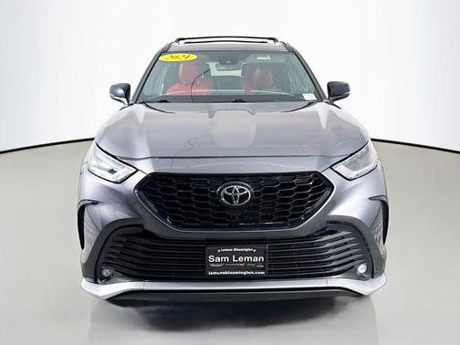 Magnetic Gray Metallic 2021 Toyota Highlander XSE