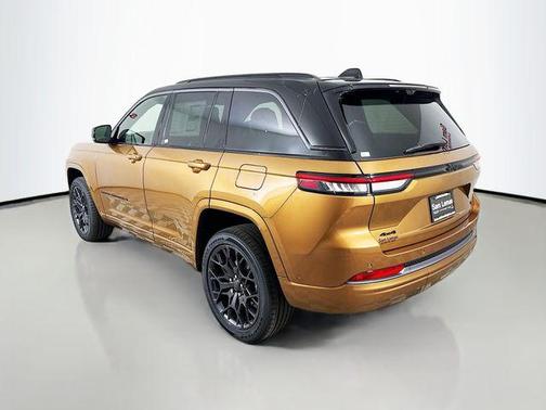 Copper Shino Metallic Clearcoat 2026 Jeep Grand Cherokee Summit