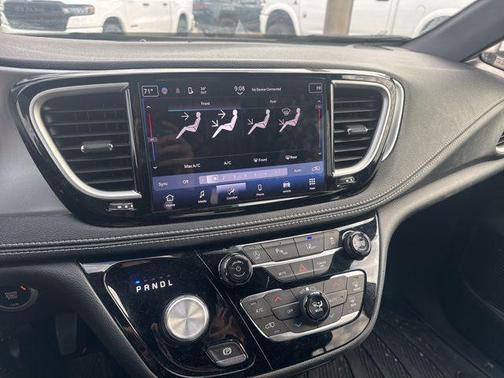 2021 Chrysler Pacifica Touring