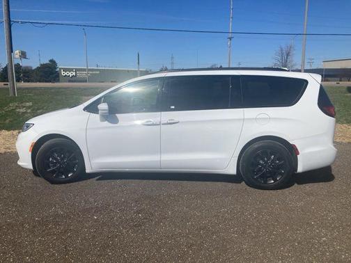 2021 Chrysler Pacifica Touring