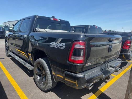 Diamond Black Crystal Pearlcoat 2019 RAM 1500 Big Horn