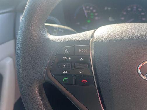 2016 Hyundai SONATA Hybrid SE