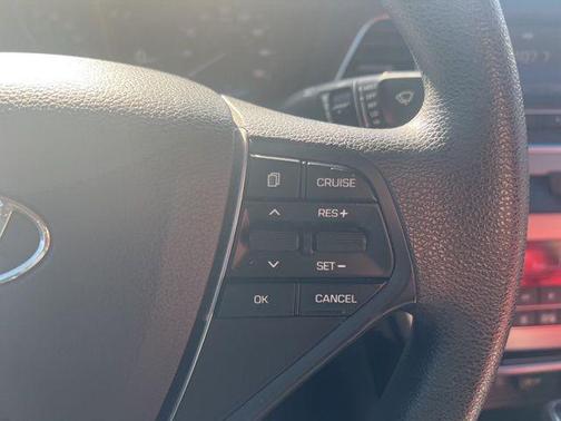 2016 Hyundai SONATA Hybrid SE