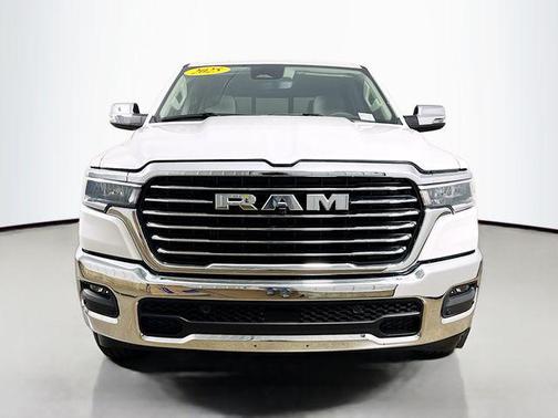 Ivory White Tri-Coat Pearlcoat 2025 RAM 1500 Laramie