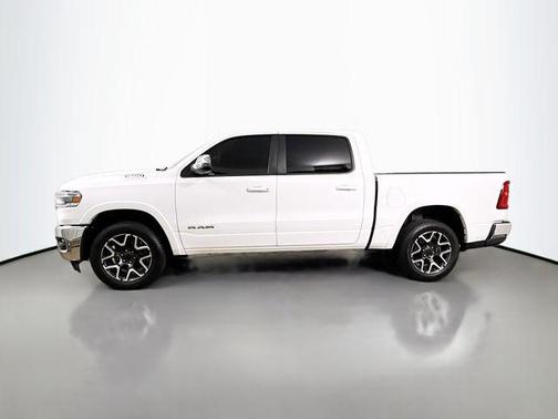 Ivory White Tri-Coat Pearlcoat 2025 RAM 1500 Laramie