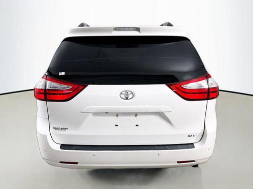 2017 Toyota Sienna Limited Premium