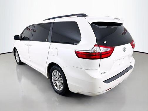 2017 Toyota Sienna Limited Premium