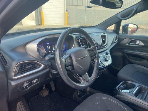 2020 Chrysler Pacifica Touring