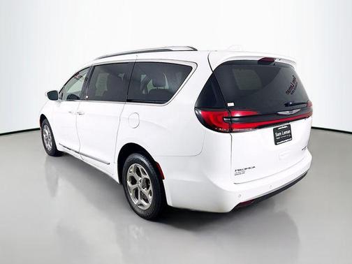 Bright White Clearcoat 2021 Chrysler Pacifica Limited