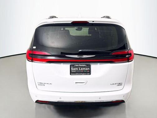 Bright White Clearcoat 2021 Chrysler Pacifica Limited