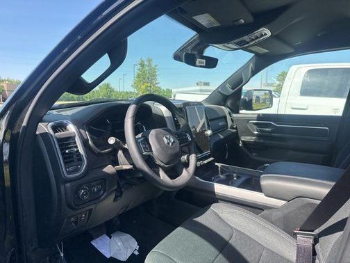 Diamond Black Crystal Pearlcoat 2025 RAM 1500 Big Horn/Lone Star