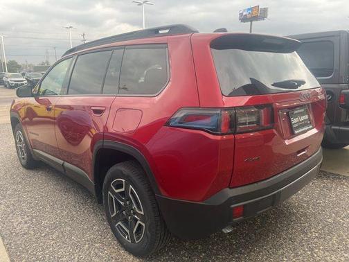 Red Hot Pearlcoat 2026 Jeep Cherokee Laredo 4x4