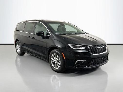 2025 Chrysler Pacifica L