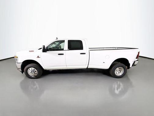 2026 RAM 3500 Tradesman Crew Cab 4x4 8' Box