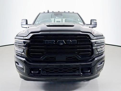 2026 RAM 3500 Laramie Crew Cab 4x4 8' Box