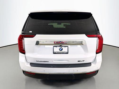 White Frost Tricoat 2023 GMC Yukon XL SLT