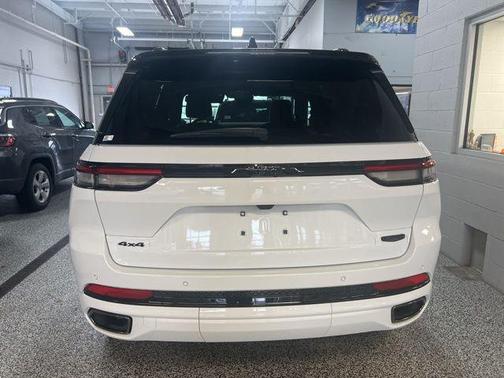 2025 Jeep Grand Cherokee Summit